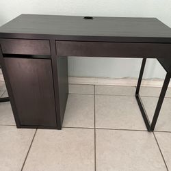 IKEA Micke Black/Brown Desk