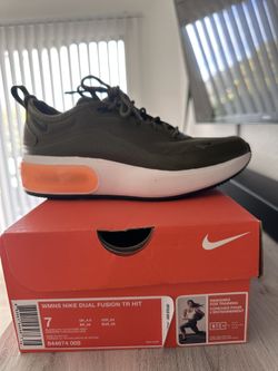 Woman’s Nike Sneakers 