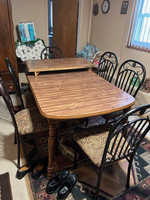 Kitchen Dinette Wood Table/ 6 Metal Chairs