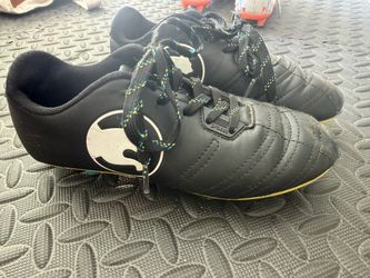 Boys Black Soccer Cleats Shoes Size 3