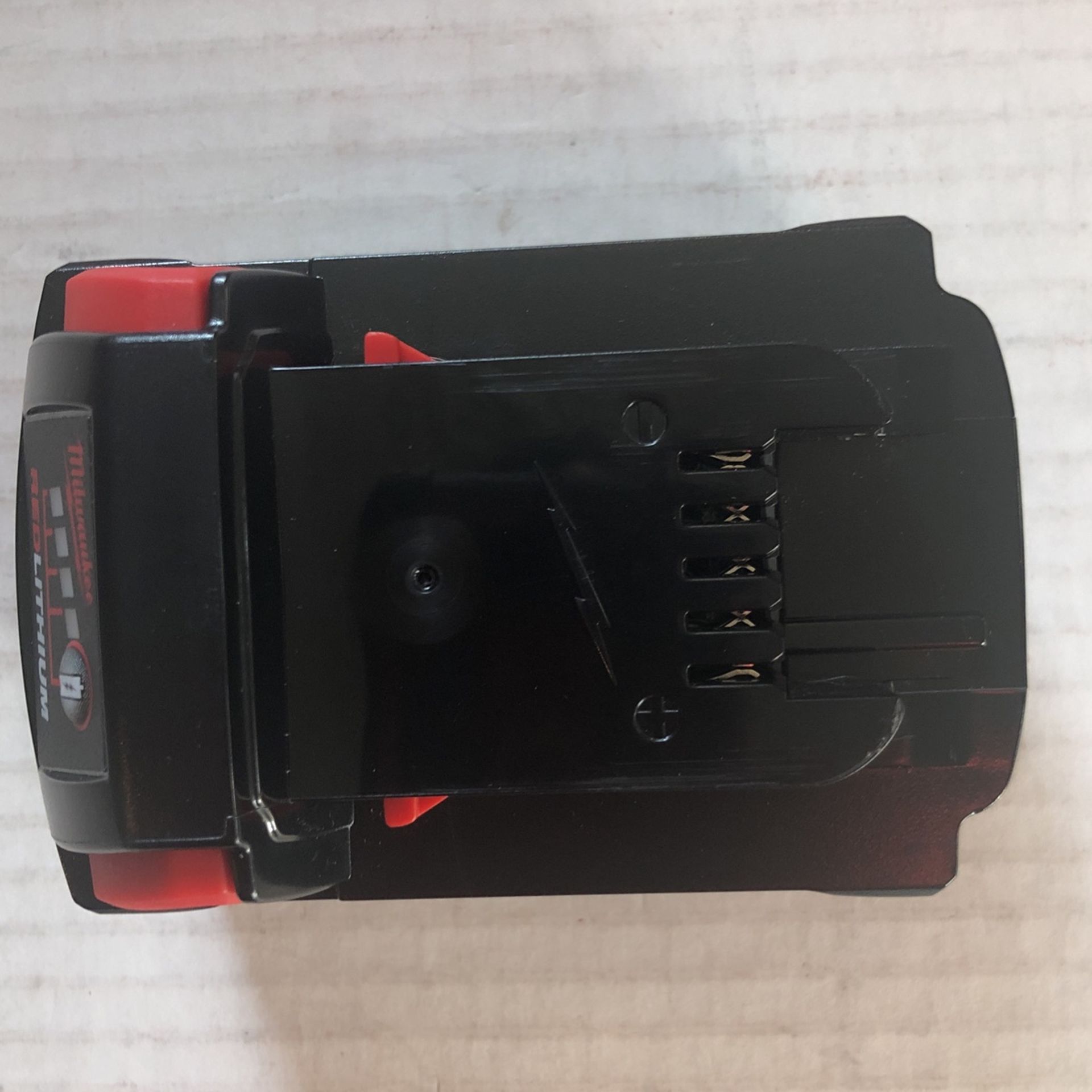Brand New Milwaukee M18 Red Lithium XC 4.0 AH Battery 60 Firm on Price 60 Firme en Precio