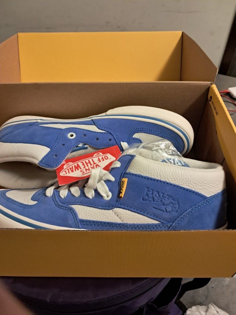 Dime/vans Half Cab