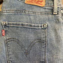 Women’s Levi’s 