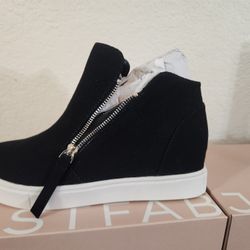 Shoes For Sale Different Sizes 