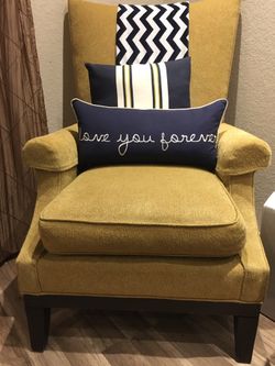 Pearson armchair great condition. Blue cushions and blanket not included.