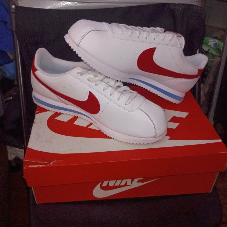 Nike Men's SIZE 10