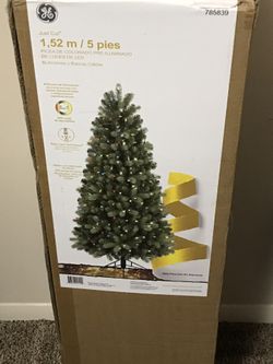 5ft Prelit Christmas Tree 8 In 1 - 200 Dual Lights
