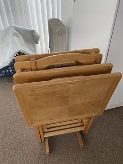 Tray table with stand
