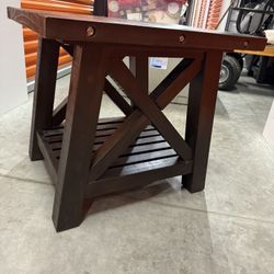 2 End Tables 