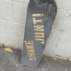 SKATE BOARD GIMME 20$ 