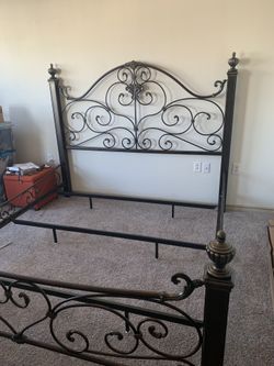Price Drop!!! King Hillsdale Metal Bed Frame