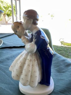 Royal Copenhagen (B&G) porcelain  Figurine 2162 - “First Kiss” Copenhagen Denmark
