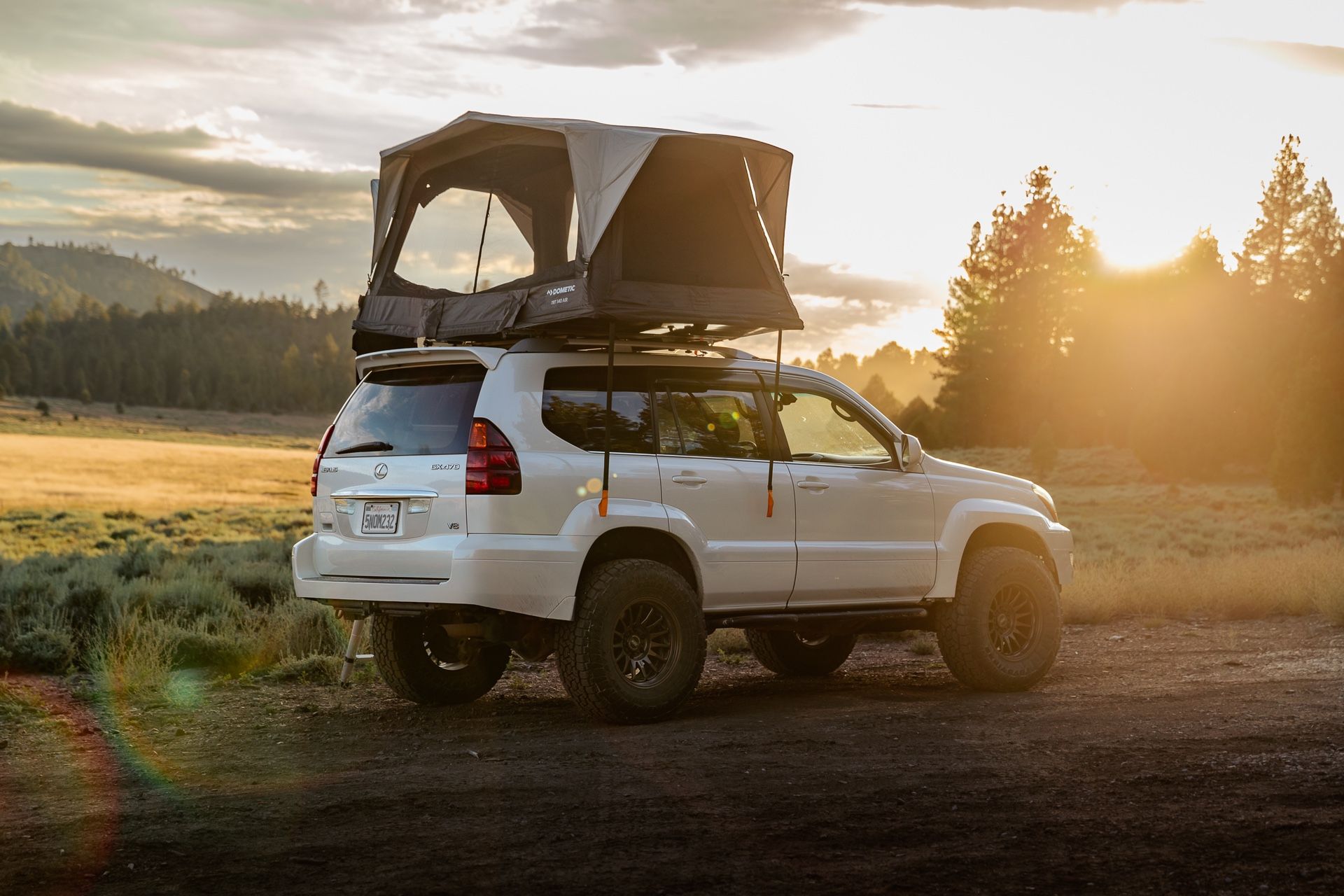 Dometic TRT140 Air Rooftop Tent