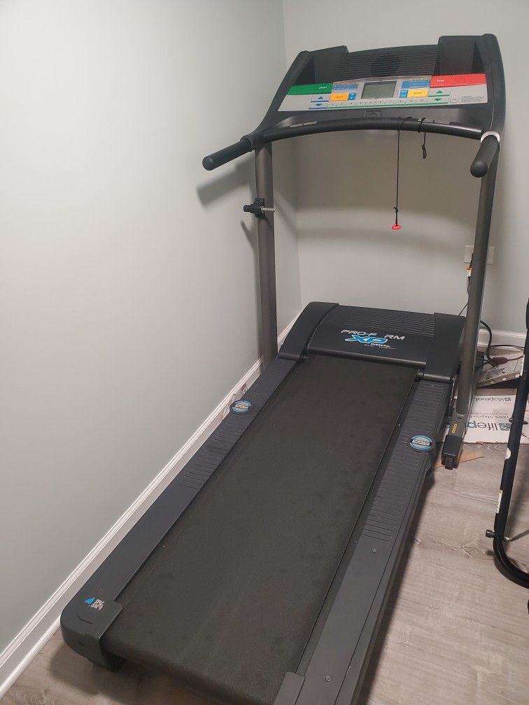 Proform XP580s Crosstraner Treadmill