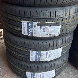 215/55/17 Kumho Solus Tires