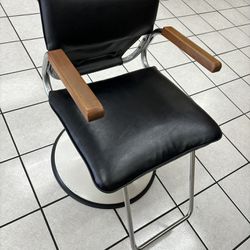 Stylist Chair Total -3