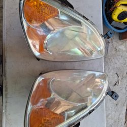 2002-2005 Honda CRV headlights