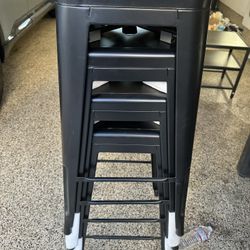 4 30” New Bar Stools With 2 Pads. 