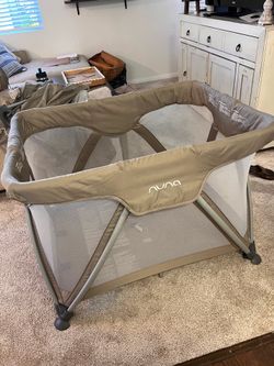 NUNA playard, travel crib, bassinet