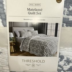 Matelasse Quilt Set