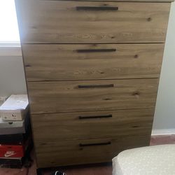 Dresser, Chest 