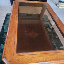 1 Coffee Table With 2 Side Tables