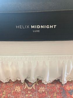 Helix Luxe Midnight King Mattress - Barely Used, Like New