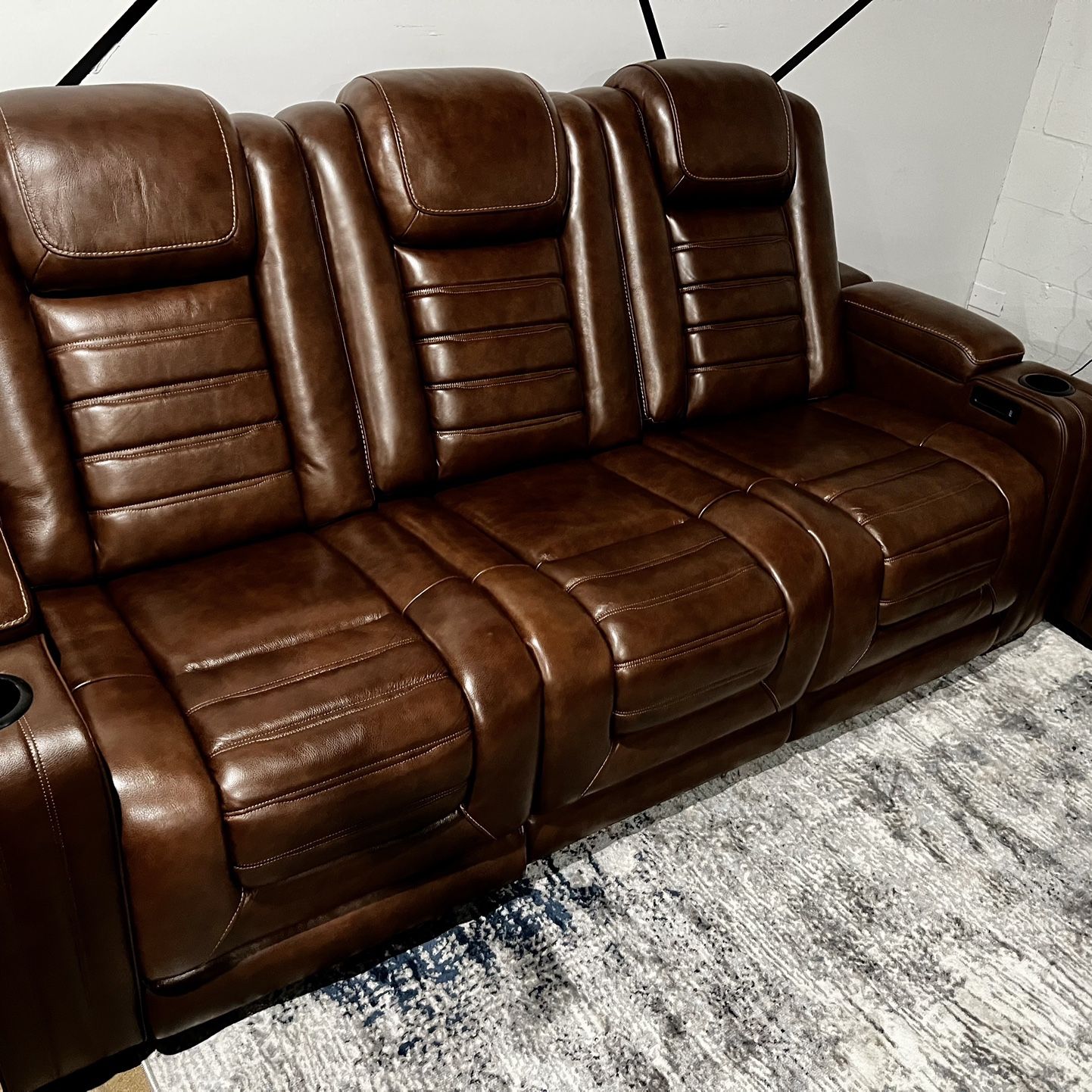Ashley Brand Leather Set Of Recliners, Massage,& Heaters. Save $1500 From Retail