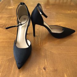 Black Ankle Strap high heels Size 9 and 4” Heel 