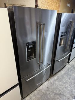 Kitchenaid French Door Refrigerator With Wooden Shelves 