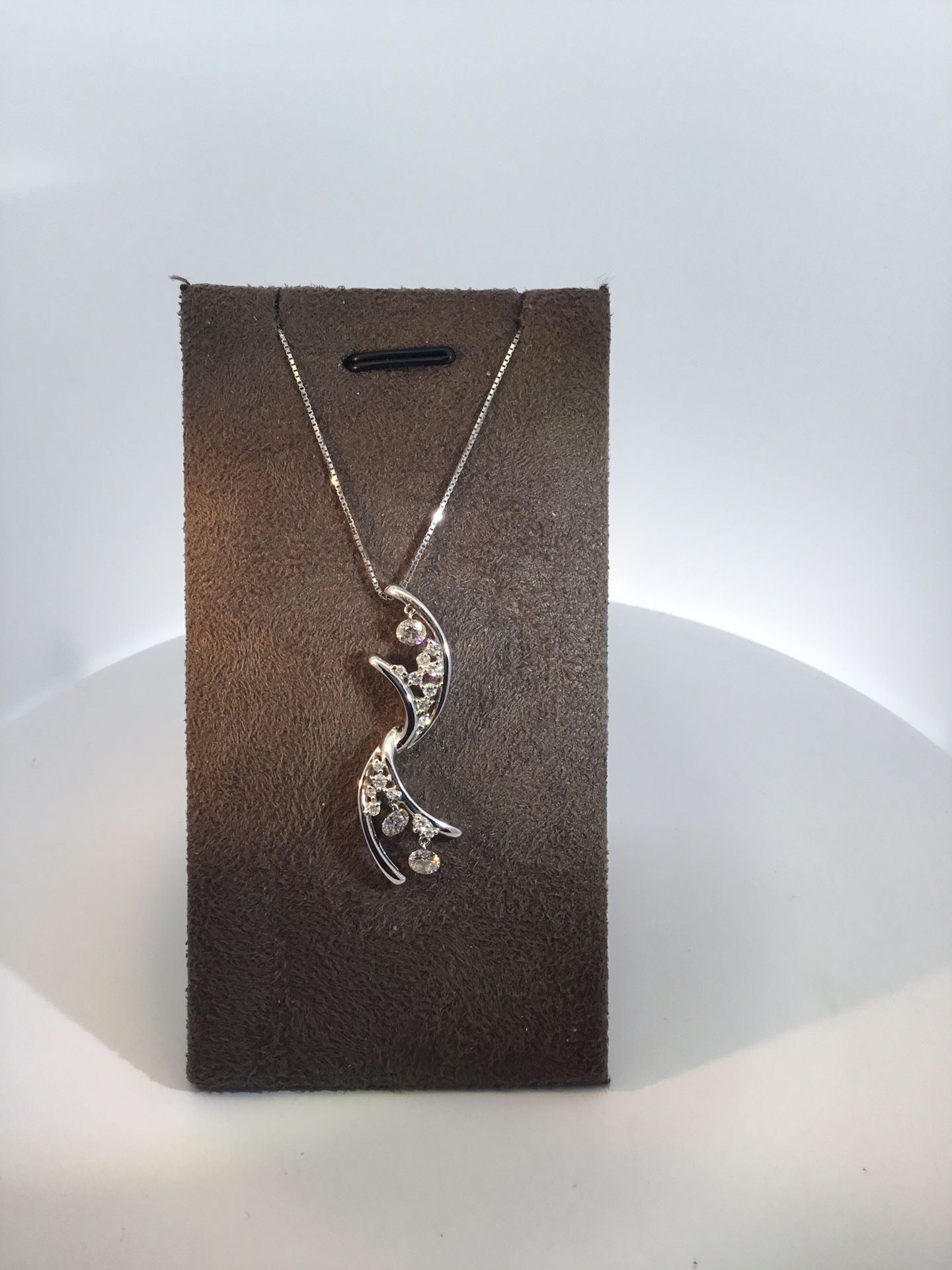 lady’s Vite 18K Necklace Length 18, With - 1.01 Tw Round Diamond Laser Pierced