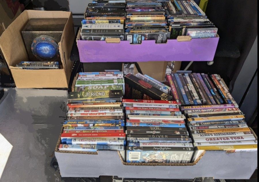 DVDs, Blu-ray, CDs and CD-Gs