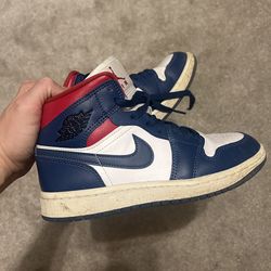 Jordan 1 Mid "French Blue Gym Red"