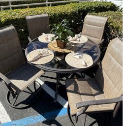 Outdoor Patio Dining Table and 4 Chairs