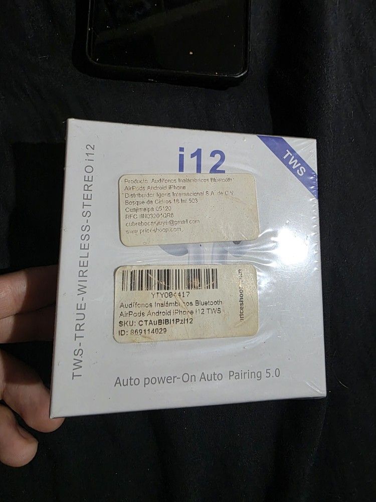 i- 12 TWS earbuds (Fakes)