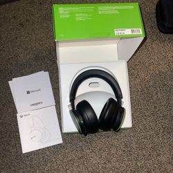 Official Xbox Wireless headset in excellent condition