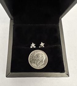 Jared Jewelers 18K White Gold Natural Diamond Earrings 0.24 CTW