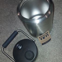 NEW, 64oz Stainless Steel YETI
