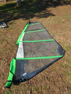 Chinook windsurfing sail with bag