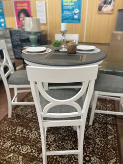 Looking for an afortable dining set but built with expense