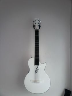 Enya Nova Go Acoustic Carbon Fiber Guitar – Excellent Condition