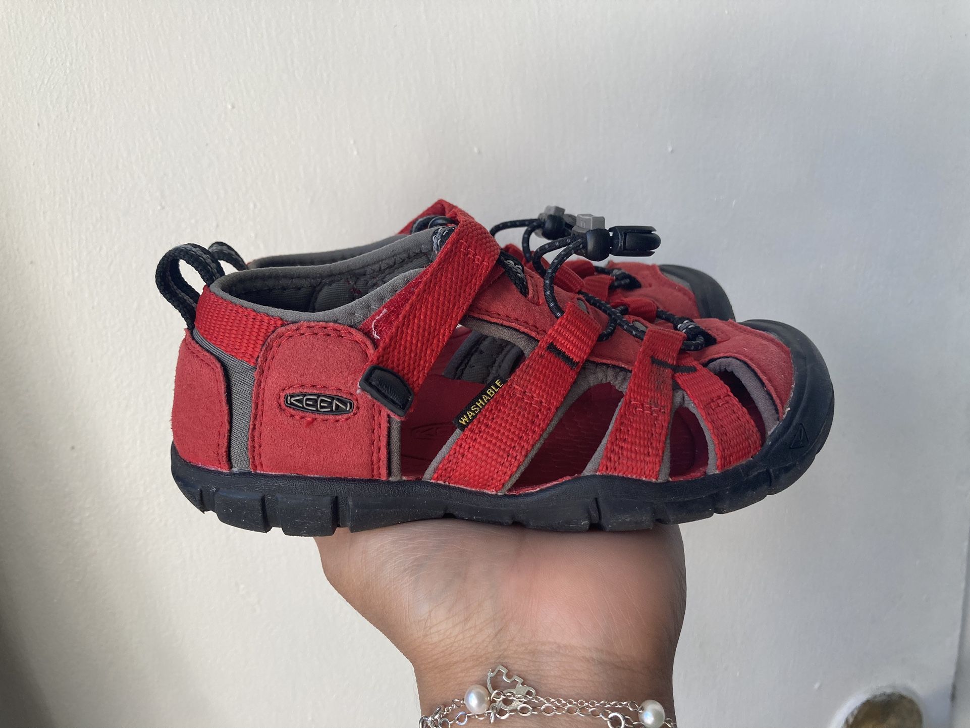 Keen Shoes Size 11