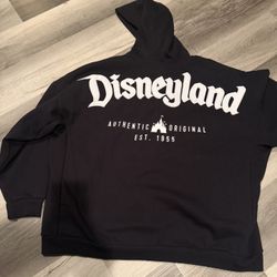 Size XXL Disneyland Logo Zip Up Hoodie With Bold Disneyland Print 