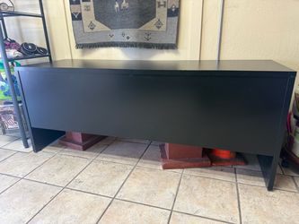 Black Desk