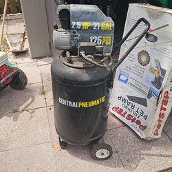 AIR COMPRESSOR
