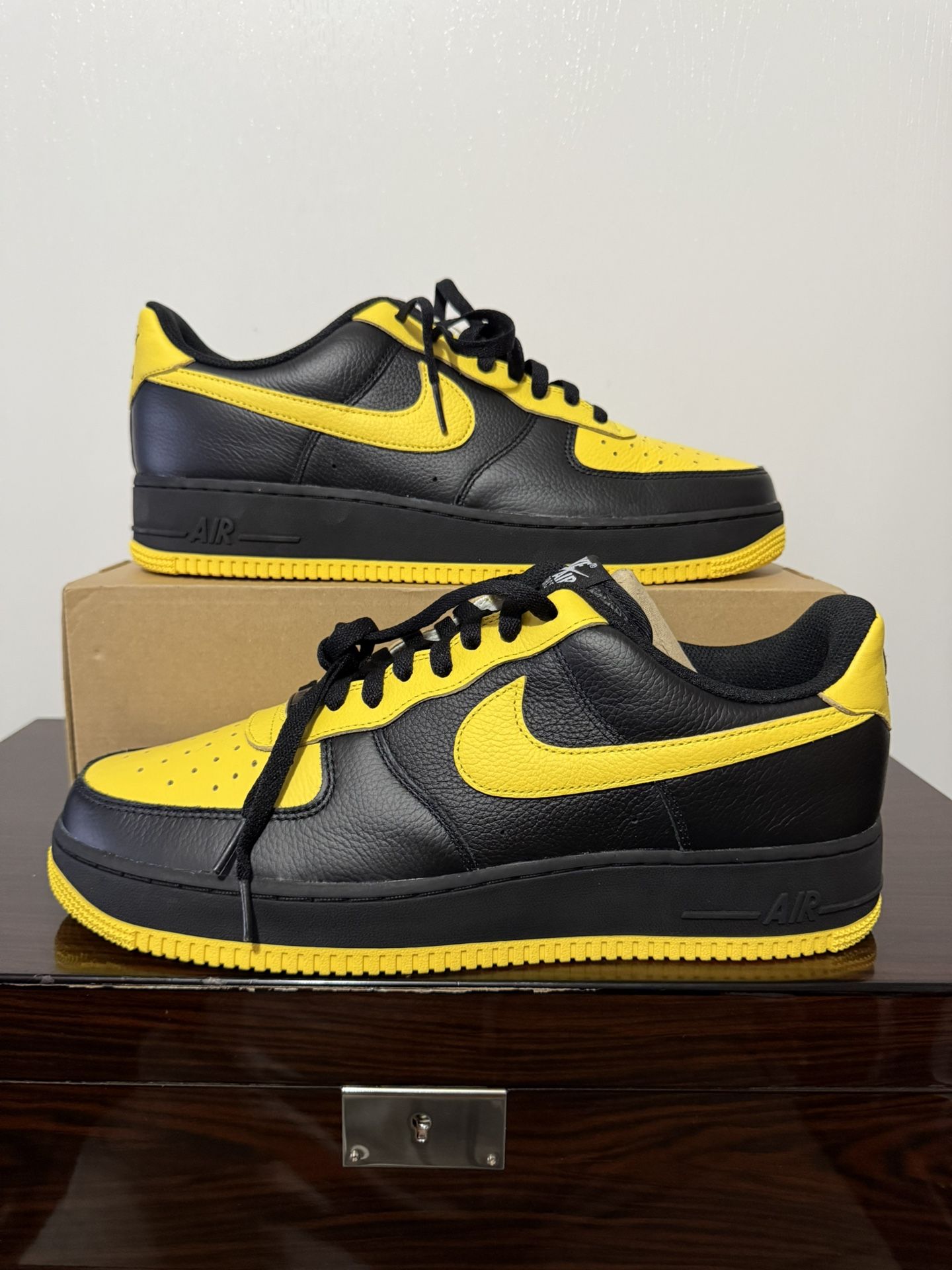 Nike Air Force 1 Low Men's Size 12 Black Yellow Leather NBY DV3892-900 Steelers