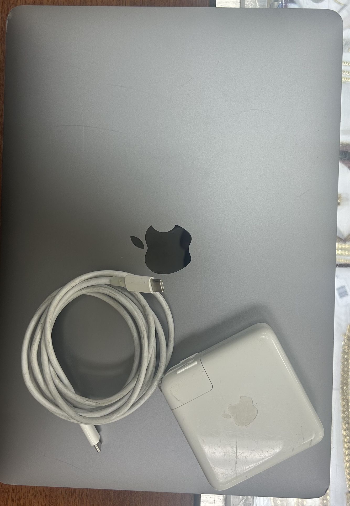 APPLE MACBOOK A2289