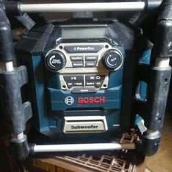 Bosch PB360C-C Power Boss Jobsite Am/fm Radio/Charger/Digital Media Stereo with Bluetooth