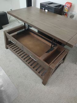 LIFT-TOP COFFEE TABLE