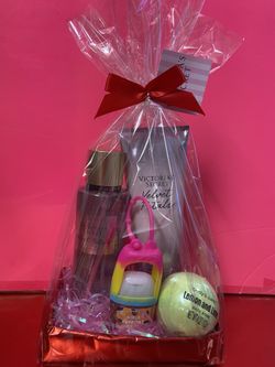 Victoria Secret Velvet Petals Gift Set 